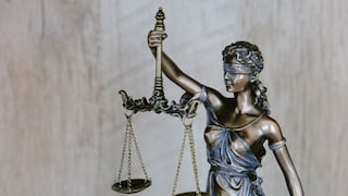 Multan a abogado con US$ 6,000 por usar IA en un recurso: el “pseudo-derecho”