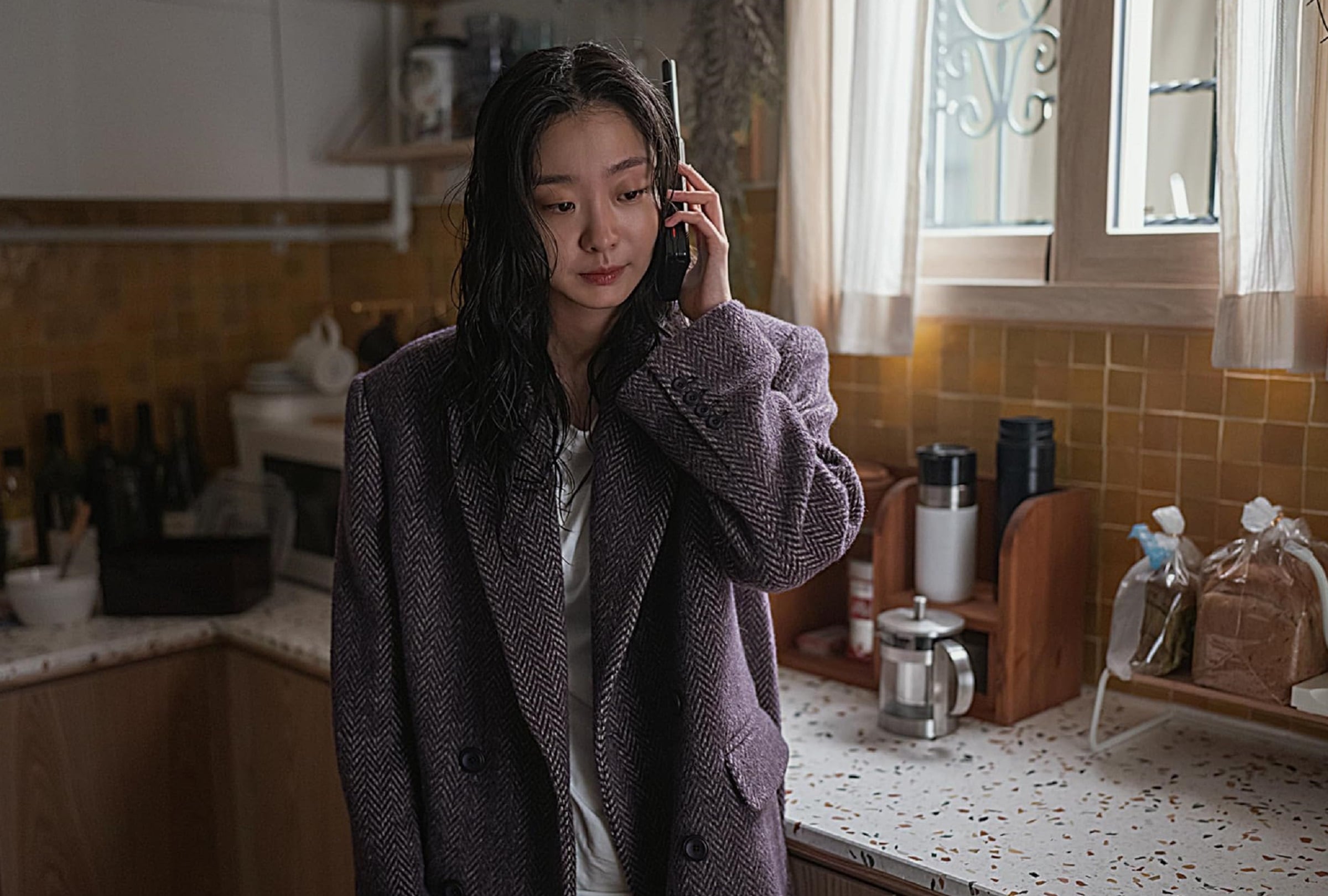 Kim Da-mi es la protagonista de la película coreana "El Gran Diluvio", donde interpreta a una investigadora de desarrollo de inteligencia artificial (Foto: Netflix)