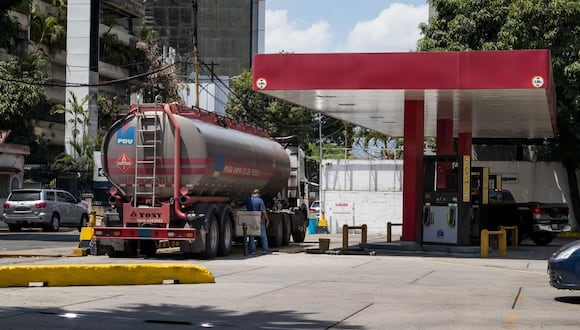 Escasez de combustible. Foto referencial: EFE