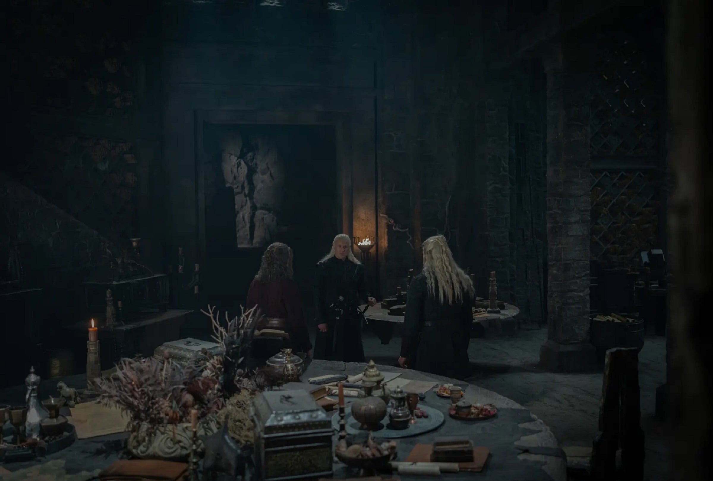 Ulf (Tom Bennett), Daemon Targaryen (Matt Smith) y Hugh (Kieran Bew) en una escena del segundo episodio de la tercera temporada de "House of the Dragon" (Foto: HBO)