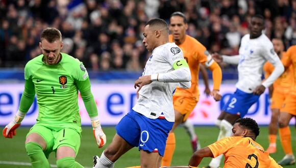 Sigue el partido entre Países Bajos y Francia en vivo y en directo este viernes 13 de octubre por la jornada 7 de las Eliminatorias rumbo a la Eurocopa de Alemania 2024. (Foto: AFP)