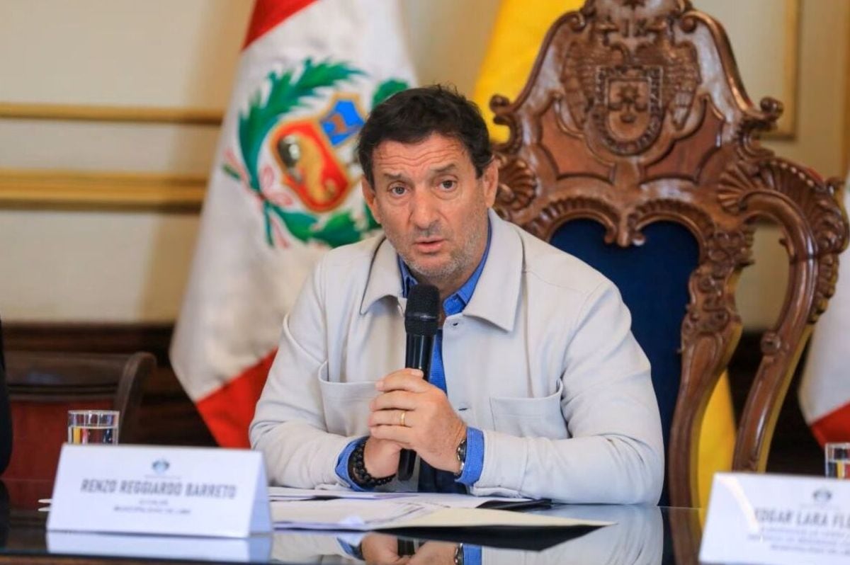 El alcalde de Lima, Renzo Reggiardo, informó que la reposición del Puesto de Comando Unificado en la plaza Gastañeta fue acordada tras una reunión con el presidente y miembros del gabinete ministerial. Foto: MML.