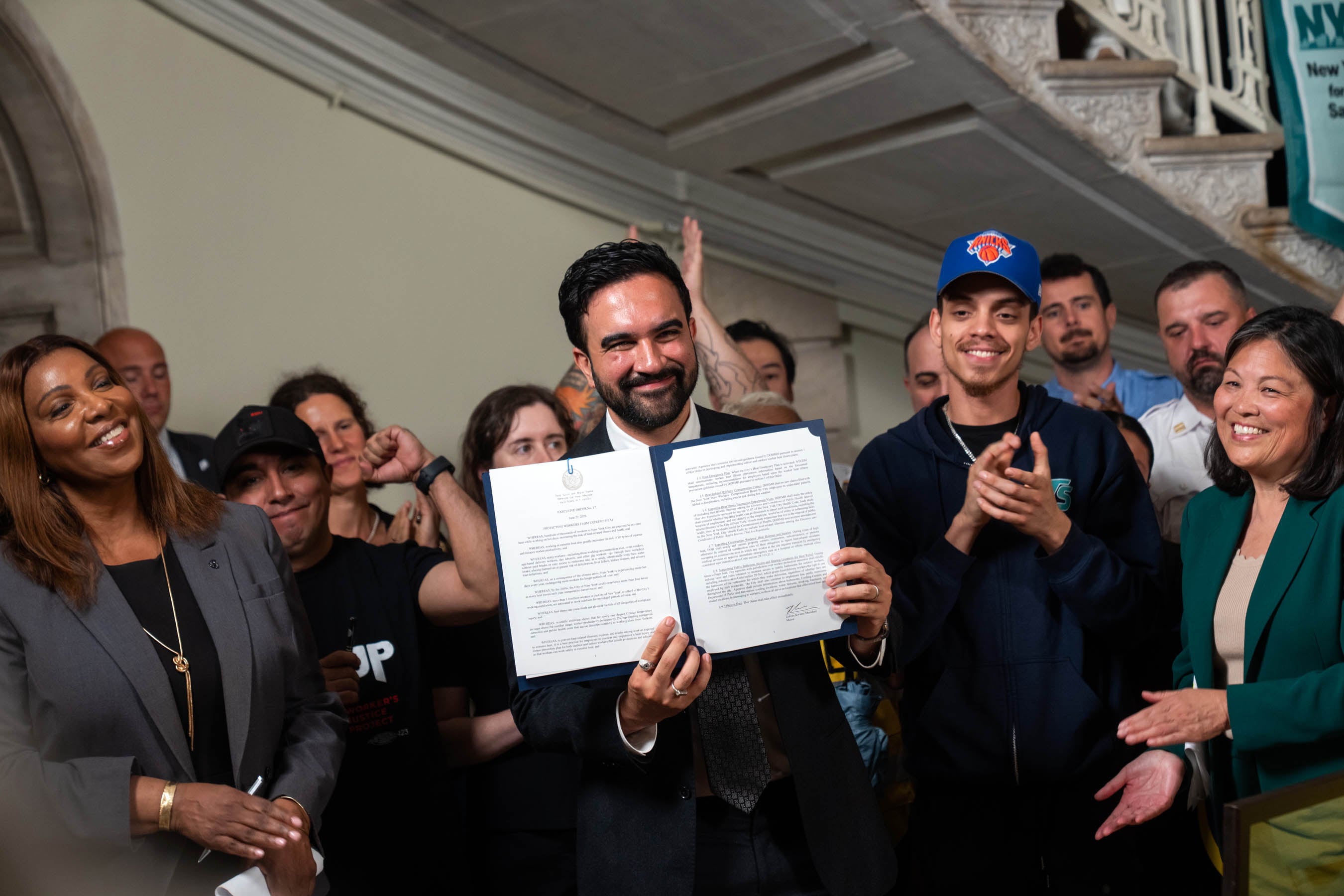 El alcalde Zohran Mamdani tras firmar la orden ejecutiva (Foto: Oficina del Alcalde de NYC)