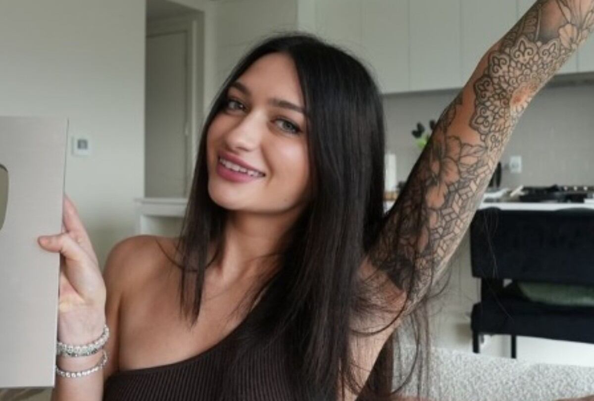 La emprendedora que gana hasta US$900 al día gracias a un negocio secundario en el que los productos se venden solos. (Foto: @moneywithmak)