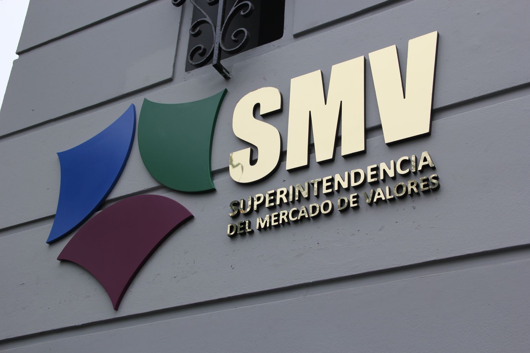 La aprobación de la SMV, además de ser una autorización financiera, considera la gestión corporativa de la empresa. (Foto: Andina).