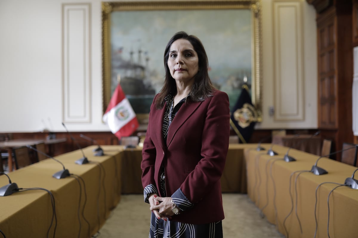 Patricia Juárez propone incorporar sanción con pena de cinco a diez años a quienes obstaculicen el ejercicio de las funciones de los policías con actos de violencia. (Foto: Anthony Niño de Guzmán/@photo.gec)