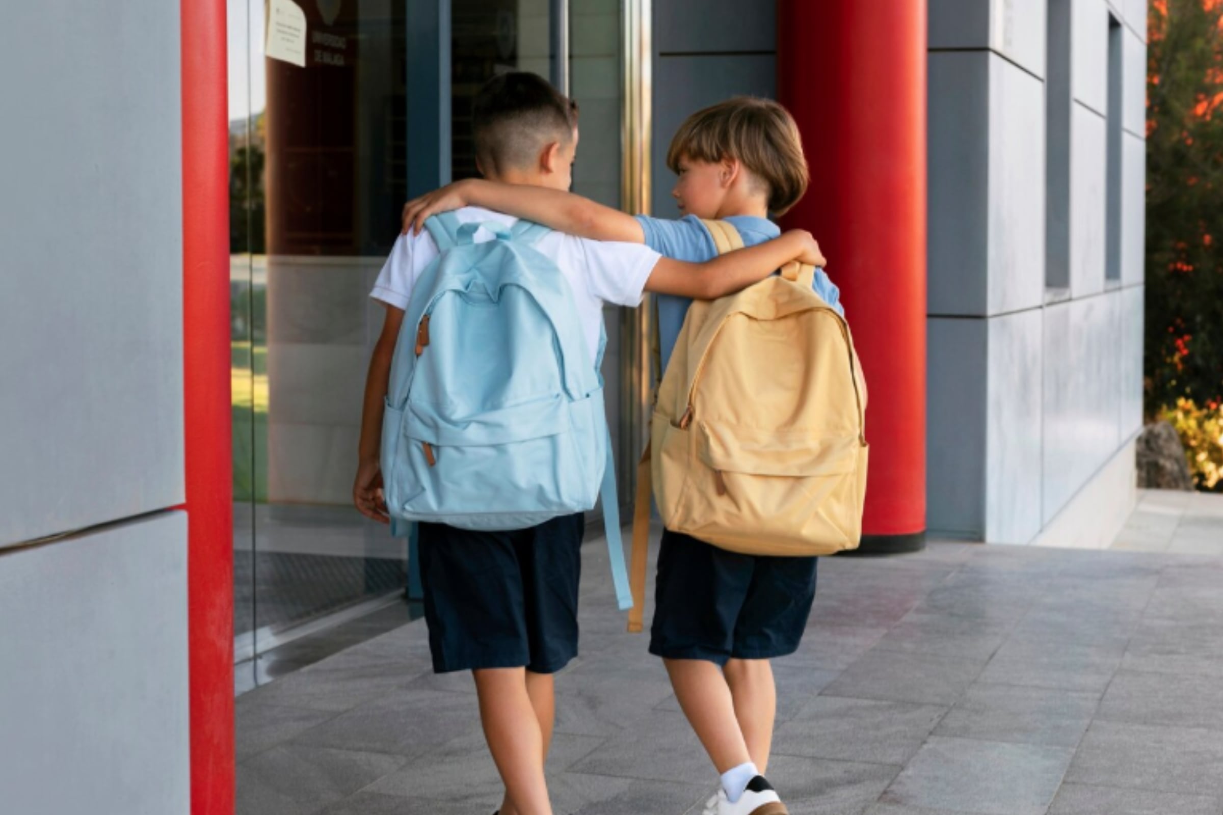 A pesar que se mantiene la posibilidad de lluvias, los pronósticos indican un clima agradable para los alumnos que regresarán a clases en las escuelas del sur de Florida. (Crédito: Magnific / Imagen referencial)