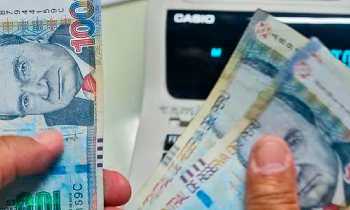 El dólar frente al sol retrocedió ayer de S/ 3.502 a S/ 3.477, aunque en marzo trepó 4%. (Foto: Andina)