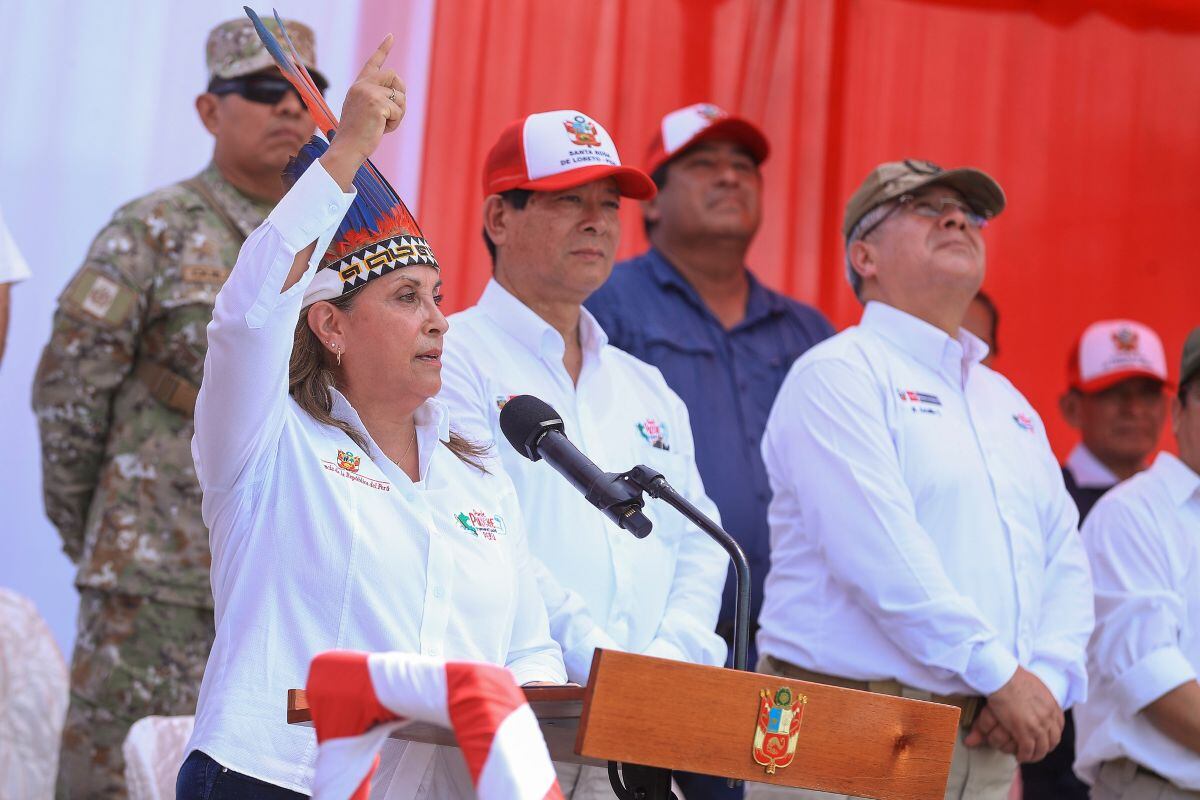 La presidenta Dina Boluarte encabezó en Santa Rosa de Loreto una ceremonia cívica, donde reafirmó que la soberanía peruana no está en discusión. Foto: Presidencia.