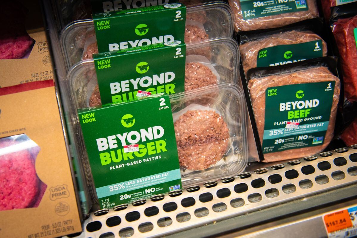 Paquetes de hamburguesas Beyond Meat y Beyond Beef organizados en Hastings-on-Hudson, Nueva York, EE.UU., el martes 9 de mayo de 2023.