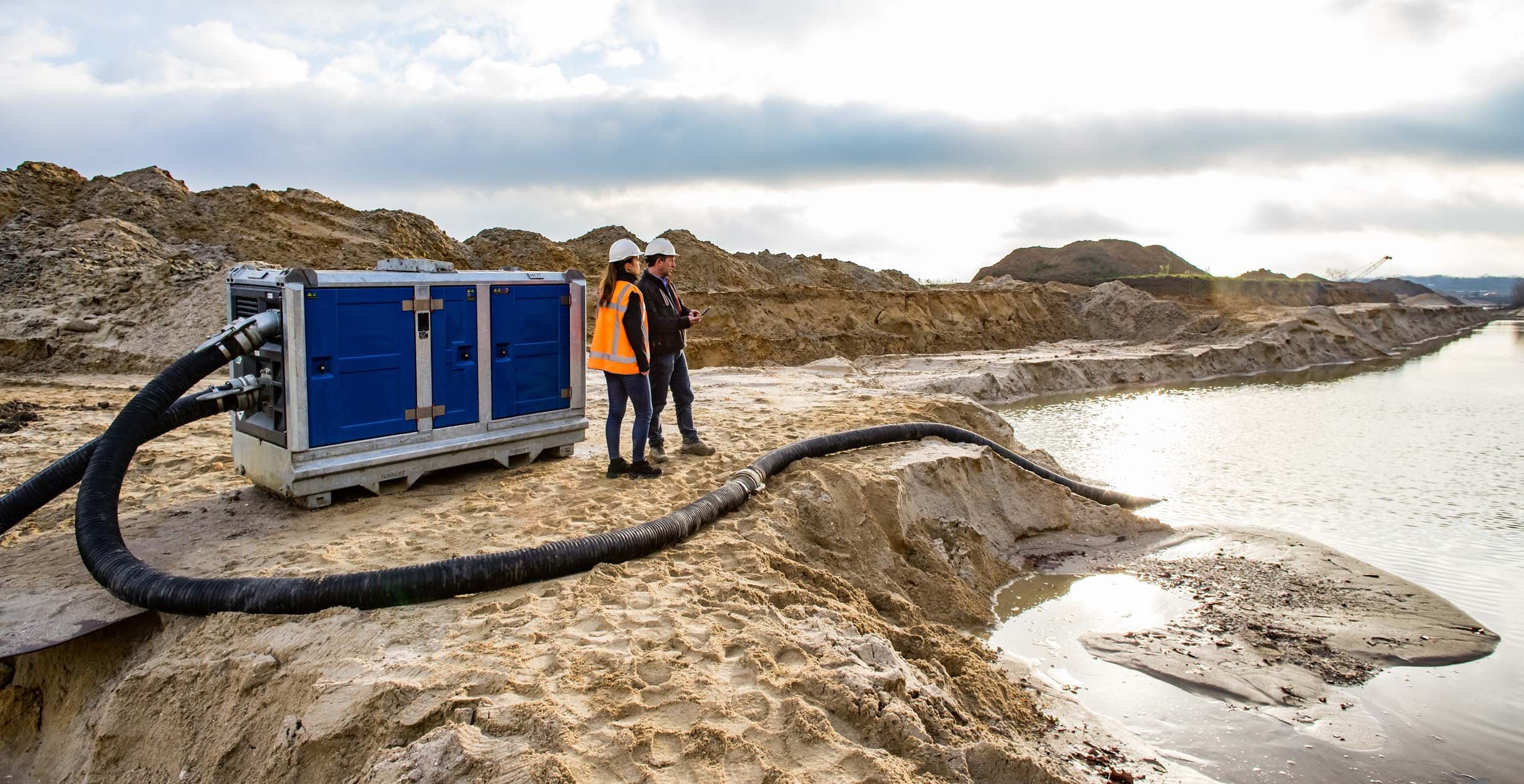 Para integrar las prácticas sostenibles en sus operaciones, las mineras pueden incluir el manejo adecuado de recursos hídricos, la reducción de emisiones de carbono, y la restauración de tierras afectada. (Foto: Wequips)