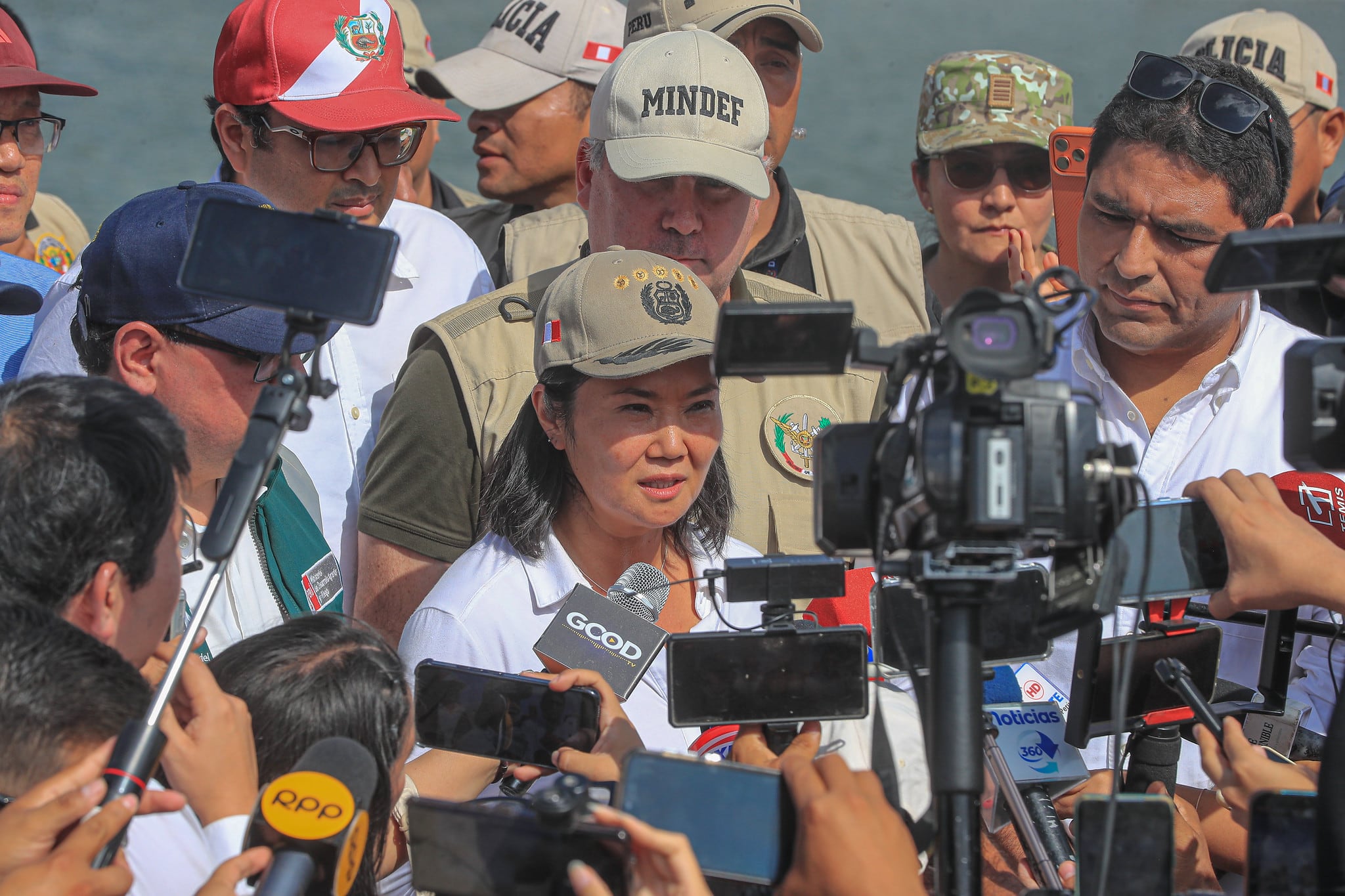 Keiko Fujimori sostuvo una reunión con la Junta Nacional de Organizaciones de Usuarios de Agua del Perú. (Foto: Presidencia)
