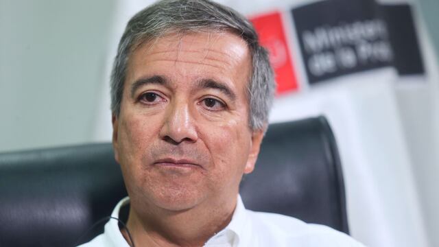 Piden censura del ministro de Transportes por fallas en aeropuerto Jorge Chávez  