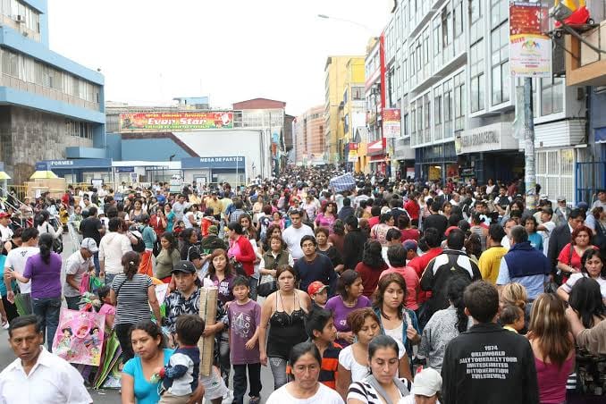 El cierre del bono demográfico pone al Perú el reto de generar suficientes empleos adecuados para la actual población en edad productiva. (Imagen: Andiina)