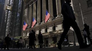 Solicitudes por subsidio de desempleo en EE.UU. caen, mercado laboral sigue tenso