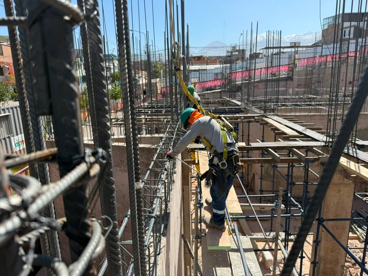 El sector construcción e inmobiliario encabeza las proyecciones de incremento salarial este año, con un promedio de 6.9 %, por encima del 5.9% registrado el año anterior. (Foto: Difusión)