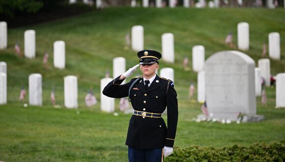 Imagen de un ceremonia del Memorial Day (Día de los caídos) en el cementerio de Arlington, Virginia (Foto: Mandel Ngan / AFP)