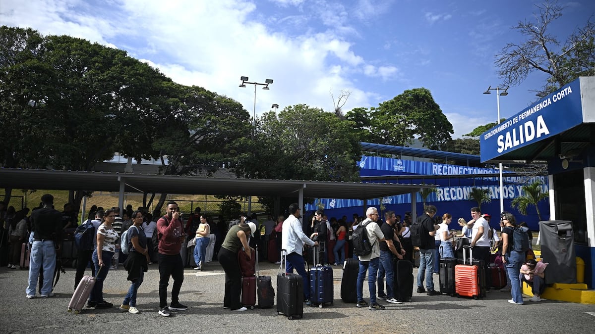 Aeropuerto de Caracas reabre tras graves daños por terremotos en Venezuela