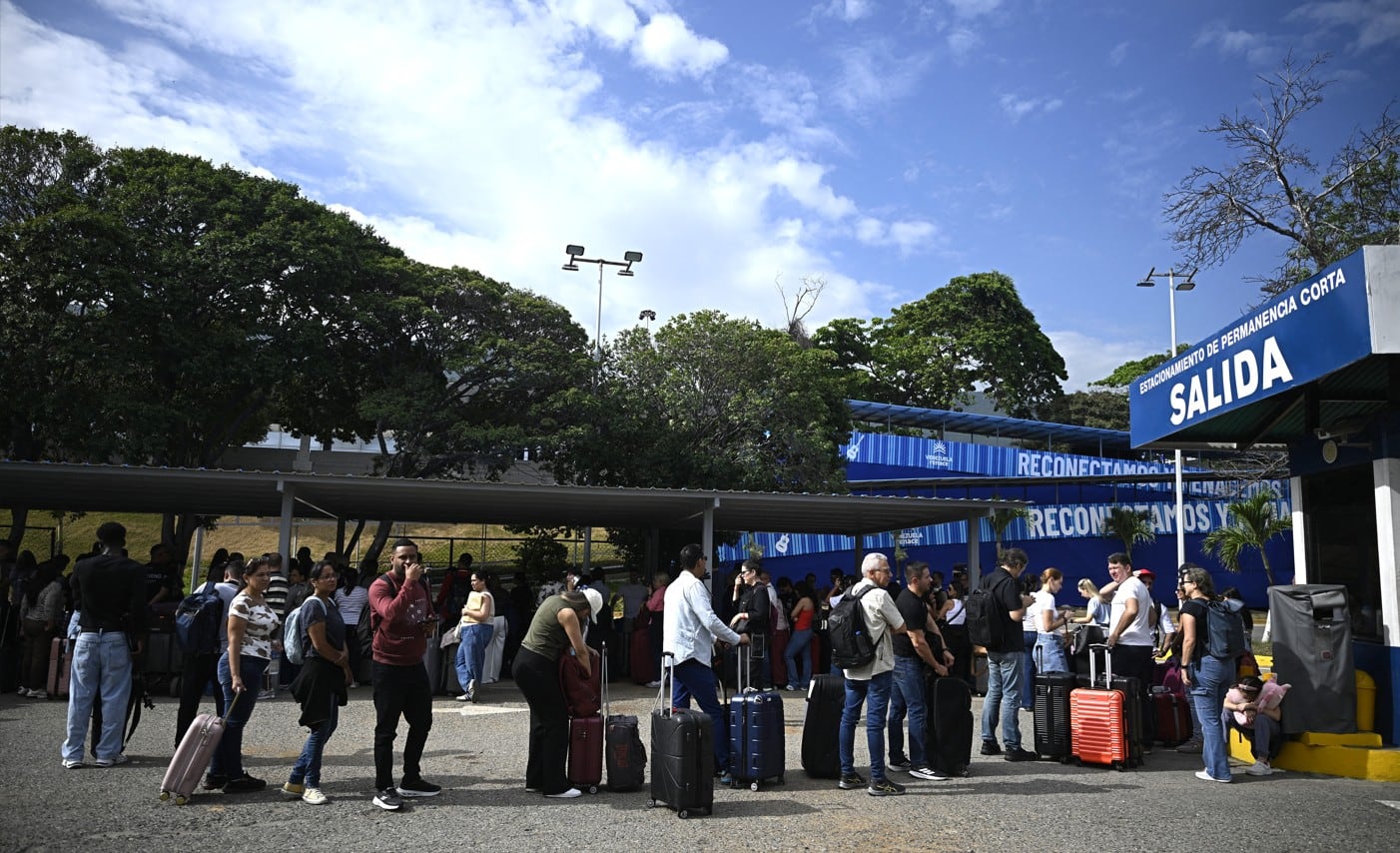 Aeropuerto de Caracas, Venezuela, tras terremoto. (Foto AFP)