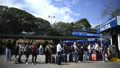 Aeropuerto de Caracas, Venezuela, tras terremoto. (Foto AFP)