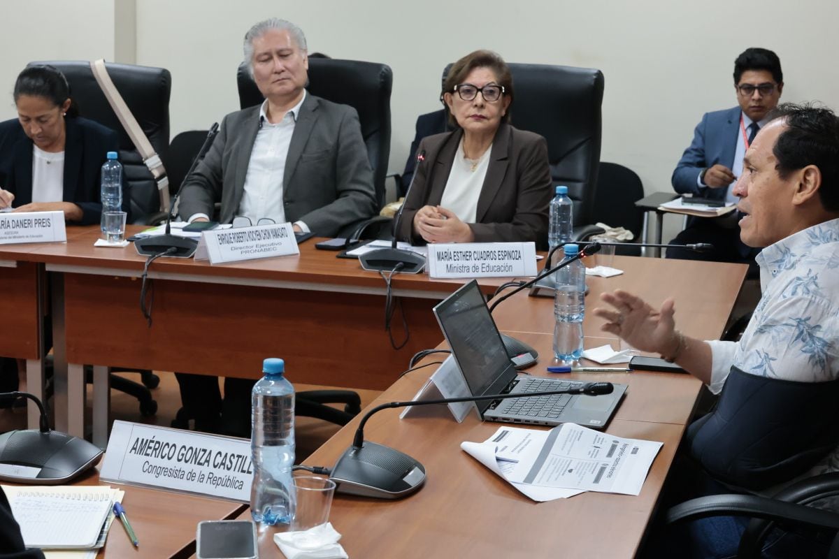 Pronabec solicitó recursos adicionales para Beca 18 y Generación Bicentenario, mientras garantiza la continuidad de los actuales becarios. Foto: Congreso.