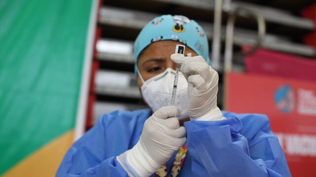 Minsa: vacunarán contra el COVID entre 45,000 a 50,000 personas a diario a partir de mañana