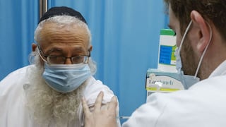 Israel ofrece tercera dosis de vacuna de Pfizer para el COVID-19 a adultos en riesgo