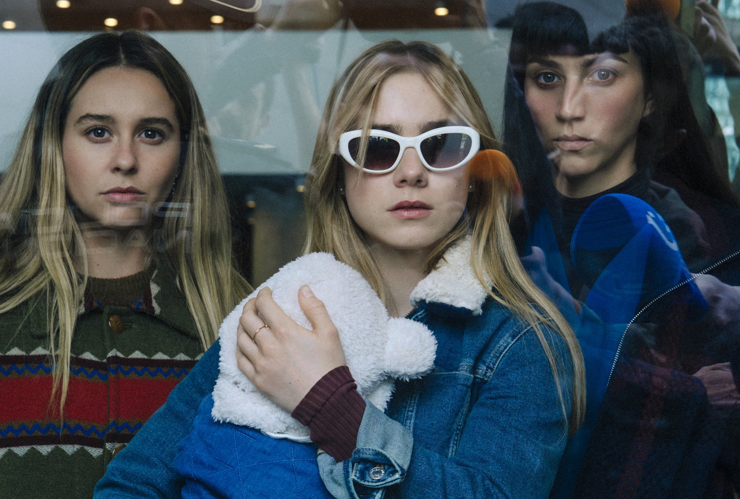 Paula Usero, Clara Galle y Claudia Salas lideran el reparto de la serie española "Esa noche", creada por Jason George (Foto: Netflix)