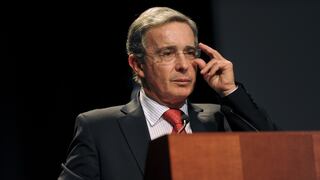 Colombia: Álvaro Uribe, expresidente con prisión domiciliaria renunció al Senado