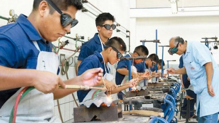 Procesos Químicos y Metalúrgicos. Los recién egresados de Tecsup (Lima) son los que reciben mayores ingresos (S/ 4,458).