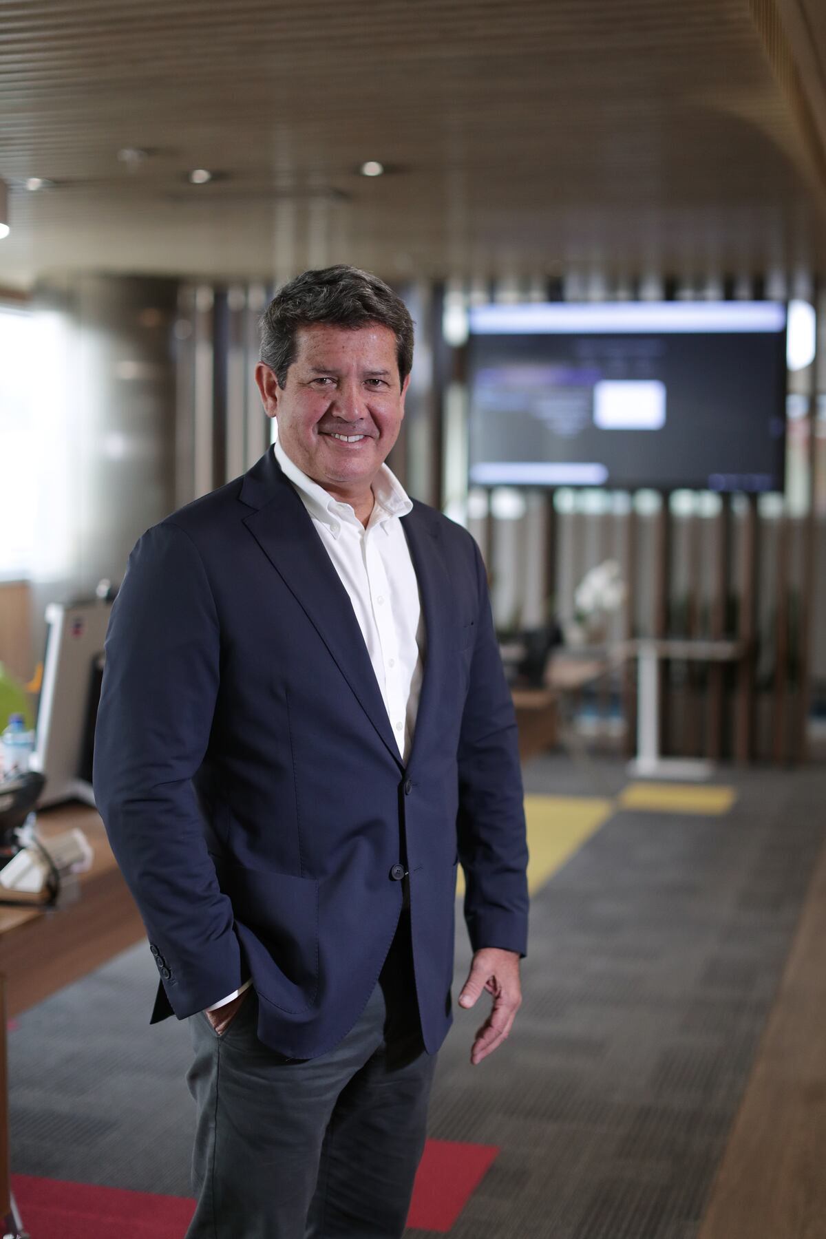 Si persisten trabas internas, inversiones podrían redirigirse a economías más friendly, como Uruguay, advierte Diego Cavero, gerente general de BCP. (Foto: Alessandro Currarino)