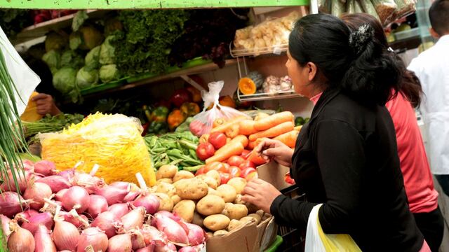 Precio de verduras se multiplican en regiones del sur por bloqueo de carreteras