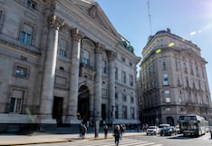 ¿Cómo Argentina puede mejorar su calificación crediticia? Fitch lo explica