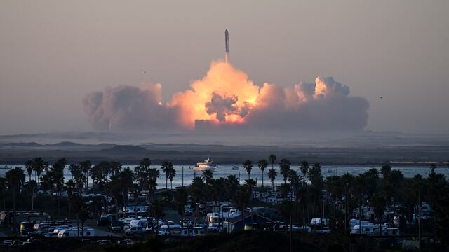 SpaceX lanza primeros satélites de servicio celular con T-Mobile