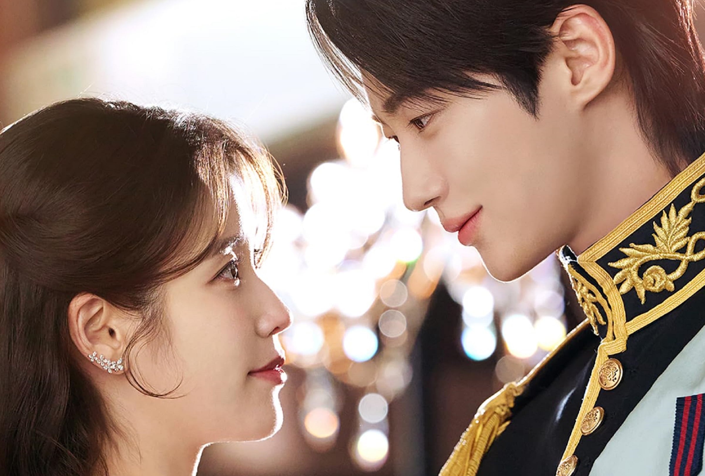 IU interpreta a Sung Hui-ju y Byeon Woo-seok interpreta al príncipe I-an en la comedia romántica "Perfect Crown" (Foto: Disney+)