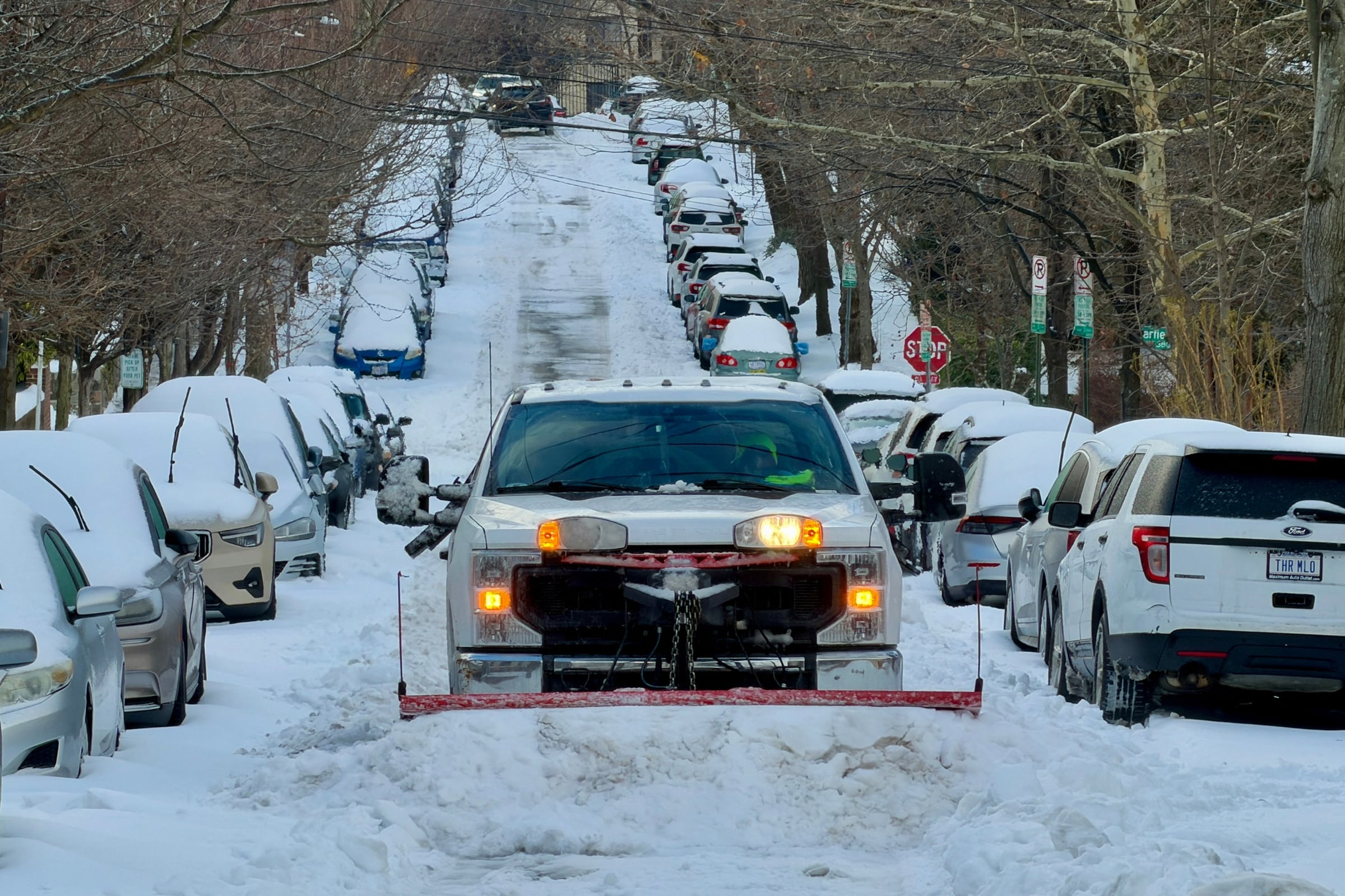 Tras la intensa tormenta invernal, habitantes del norte de Tennessee y el centro de Kentucky reportaron fuertes estruendos y leves temblores que causaron alarma (Foto: Daniel SLIM / AFP)