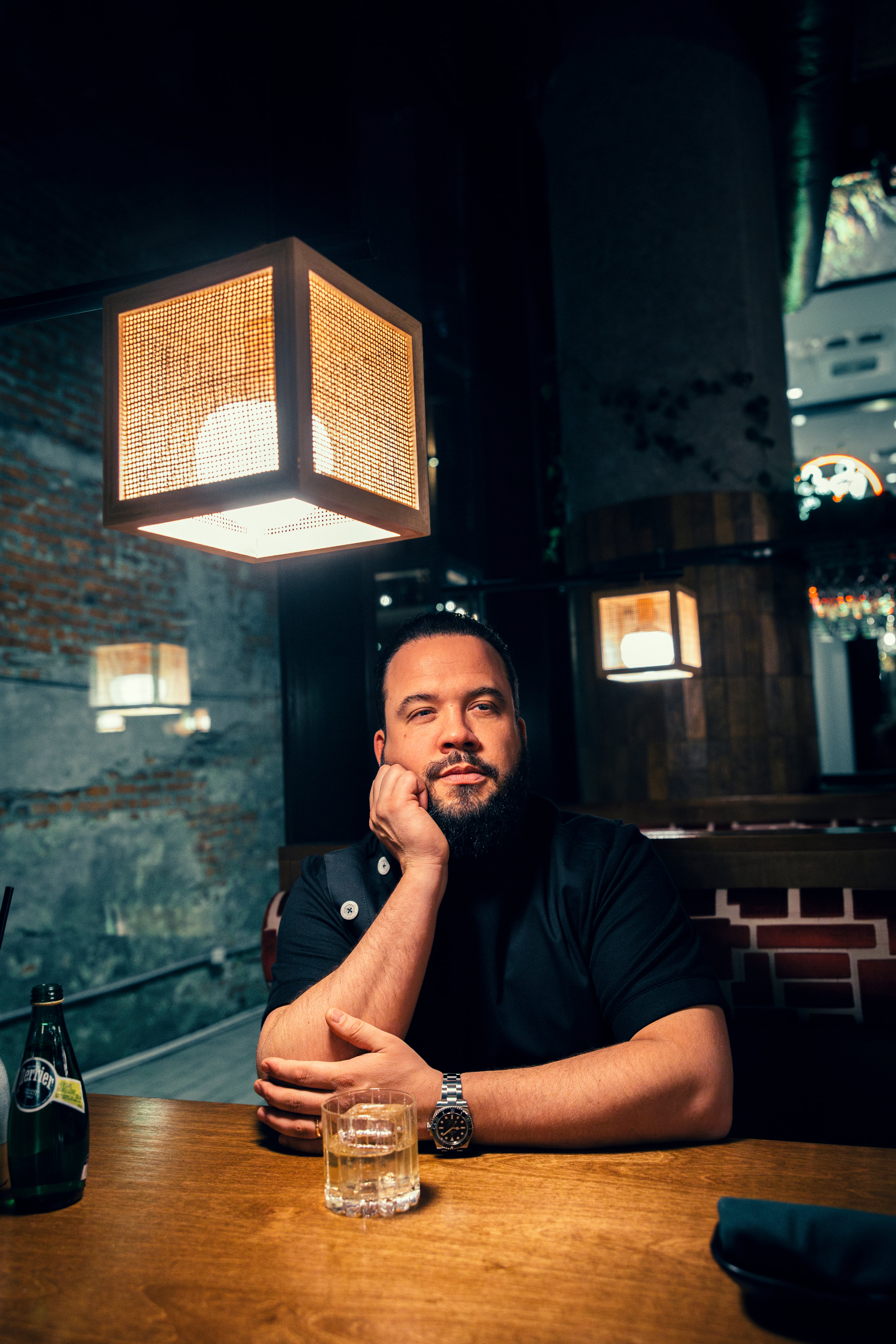 "Para mí el lujo no está en las estrellas, sino en hacer que las personas se sientan especiales sin necesidad de formalidades. Buena comida, servicio atento y un espacio elegante pero acogedor: ese es el verdadero lujo", dice el chef peruano.