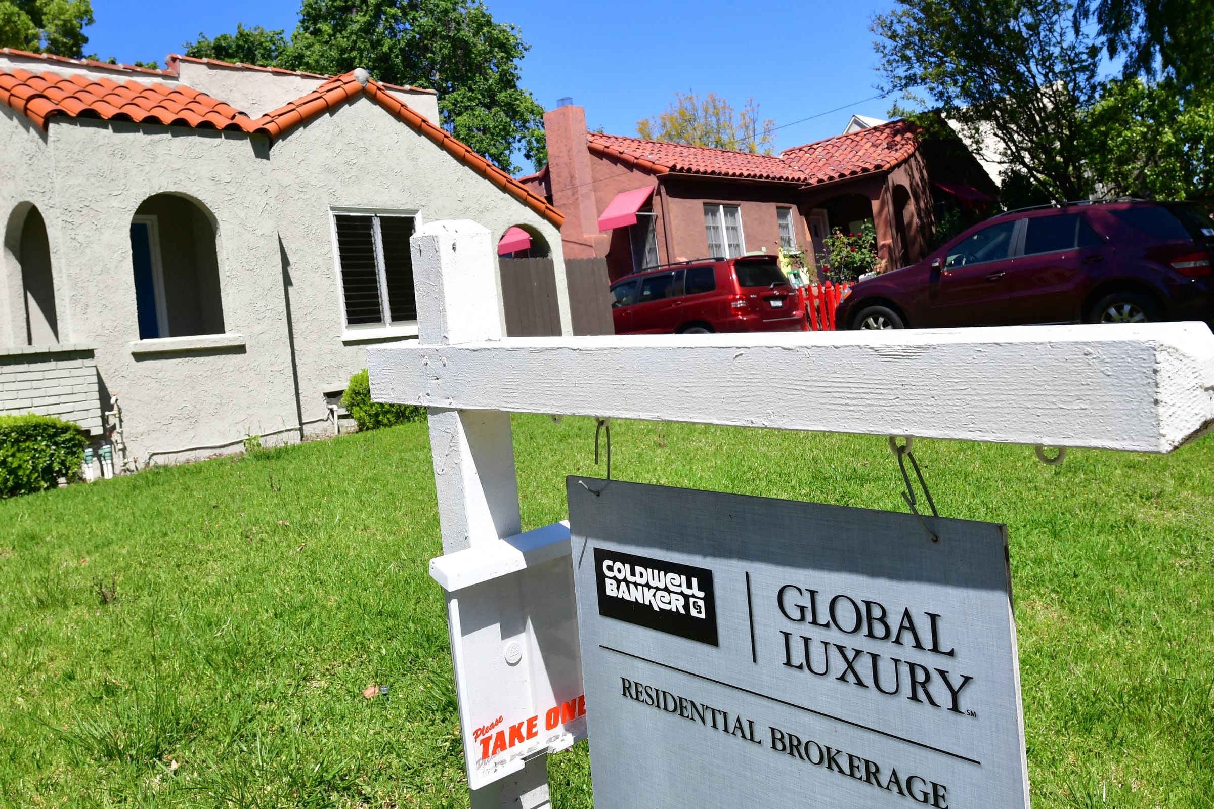 Alquilar una vivienda en California suele ser muy costoso para los latinos (Foto: AFP)