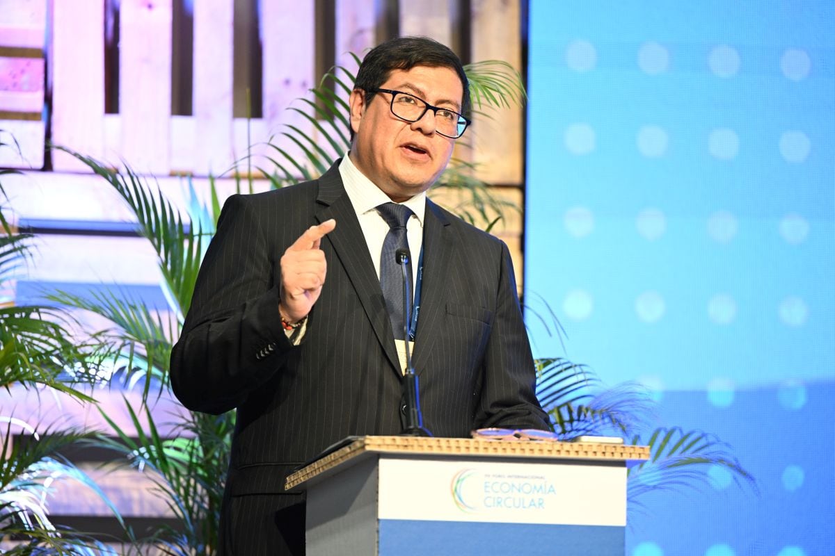 El ministro Miguel Espichán precisó que la prórroga del Reinfo no debe interpretarse como un aval para la minería ilegal. Foto: Fredy Ticona