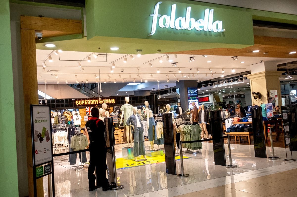 A Falabella store in Santiago, Chile, on Thursday, Sept. 7, 2023. What was once one of the biggest retail groups in Chile, Falabella faces a potential credit downgrade after spending big on a push into e-commerce. Photographer: Cristobal Olivares/Bloomberg