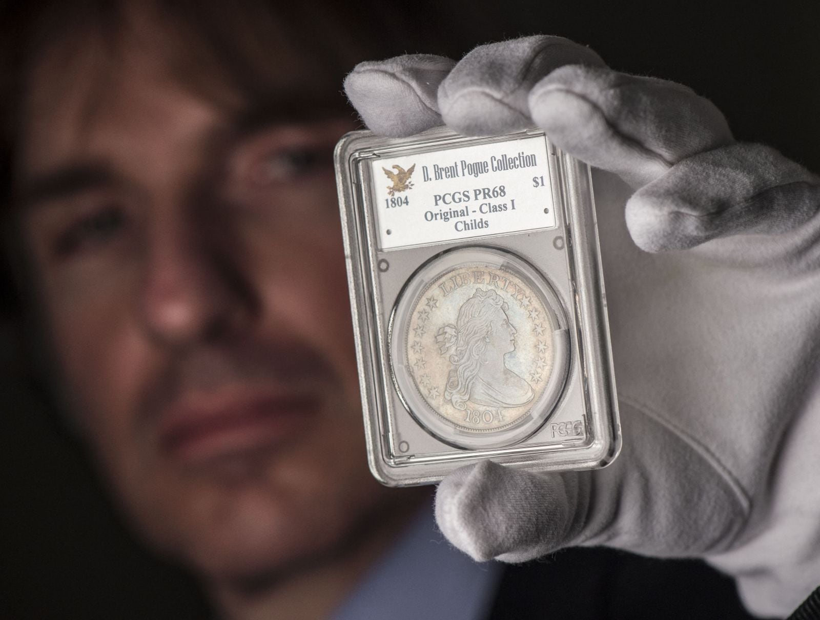 Por ejemplo, este dólar de plata estadounidense de 1804 se vendió por una asombrosa suma de US$7,68 millones en una subasta de Stack's Bowers (Foto: AFP)