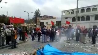 Arequipa: reportan un fallecido durante enfrentamientos en exteriores de la comisaría de Ciudad Municipal 
