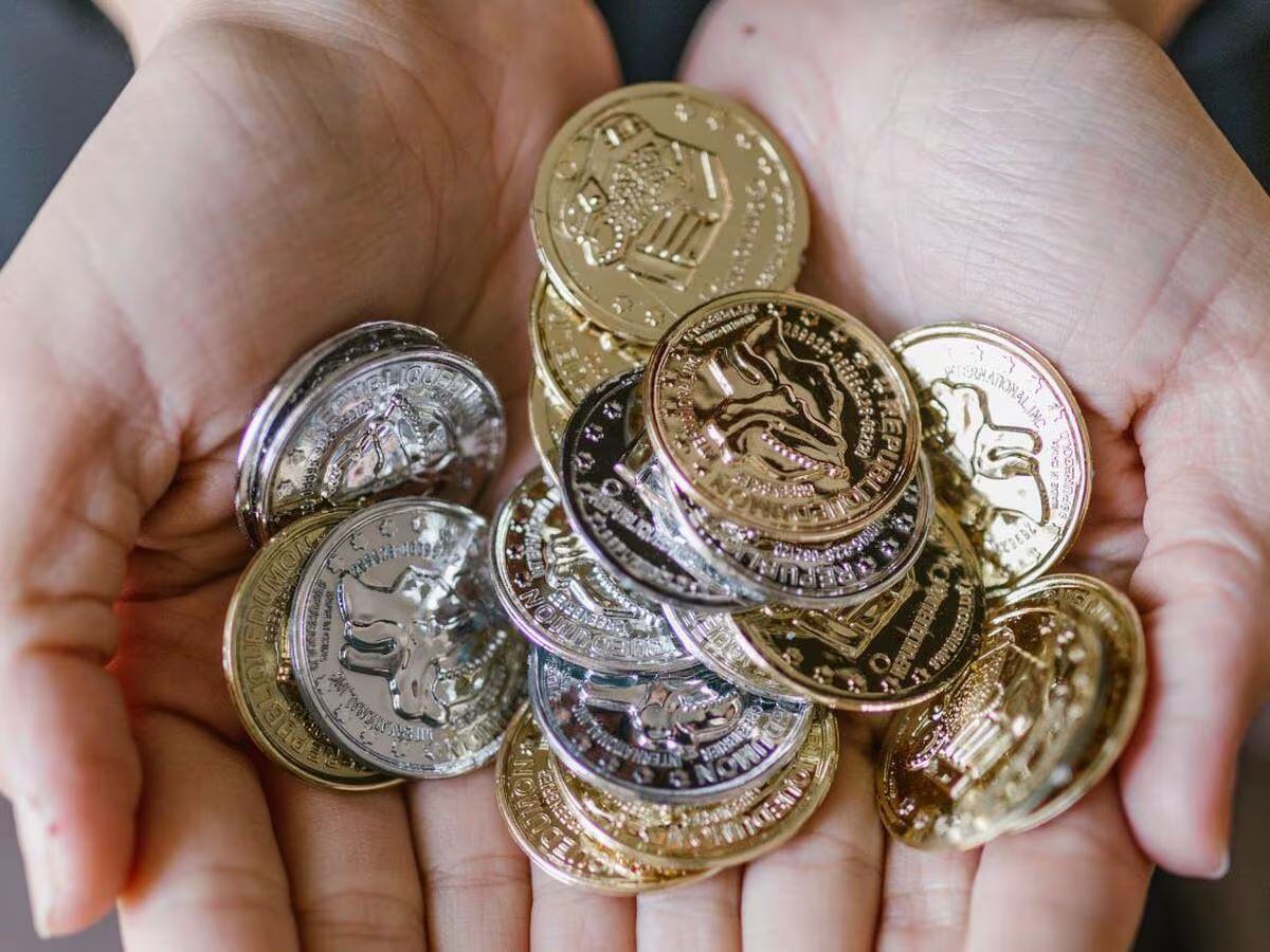 En medio de esa crisis, el Gobierno emitió un billete de 100 billones de dólares zimbabuenses que ni siquiera alcanzaba para comprar una barra de pan. (Foto: difusión)