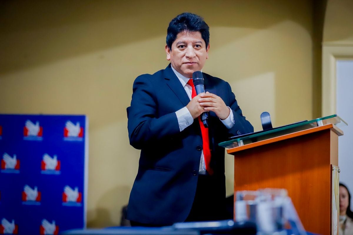 Josué Gutiérrez, defensor del pueblo, expresó sus disculpas por sus declaraciones sobre un eventual cierre del Congreso. Foto: Defensoría del Pueblo.
