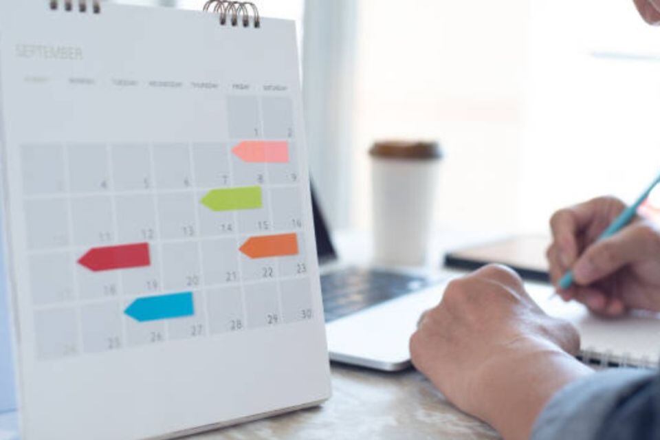 Es importante destacar que los trabajadores que presten servicios durante estos días feriados tienen derecho a recibir una compensación adicional, además de su salario mensual regular.(Foto: Difusión)