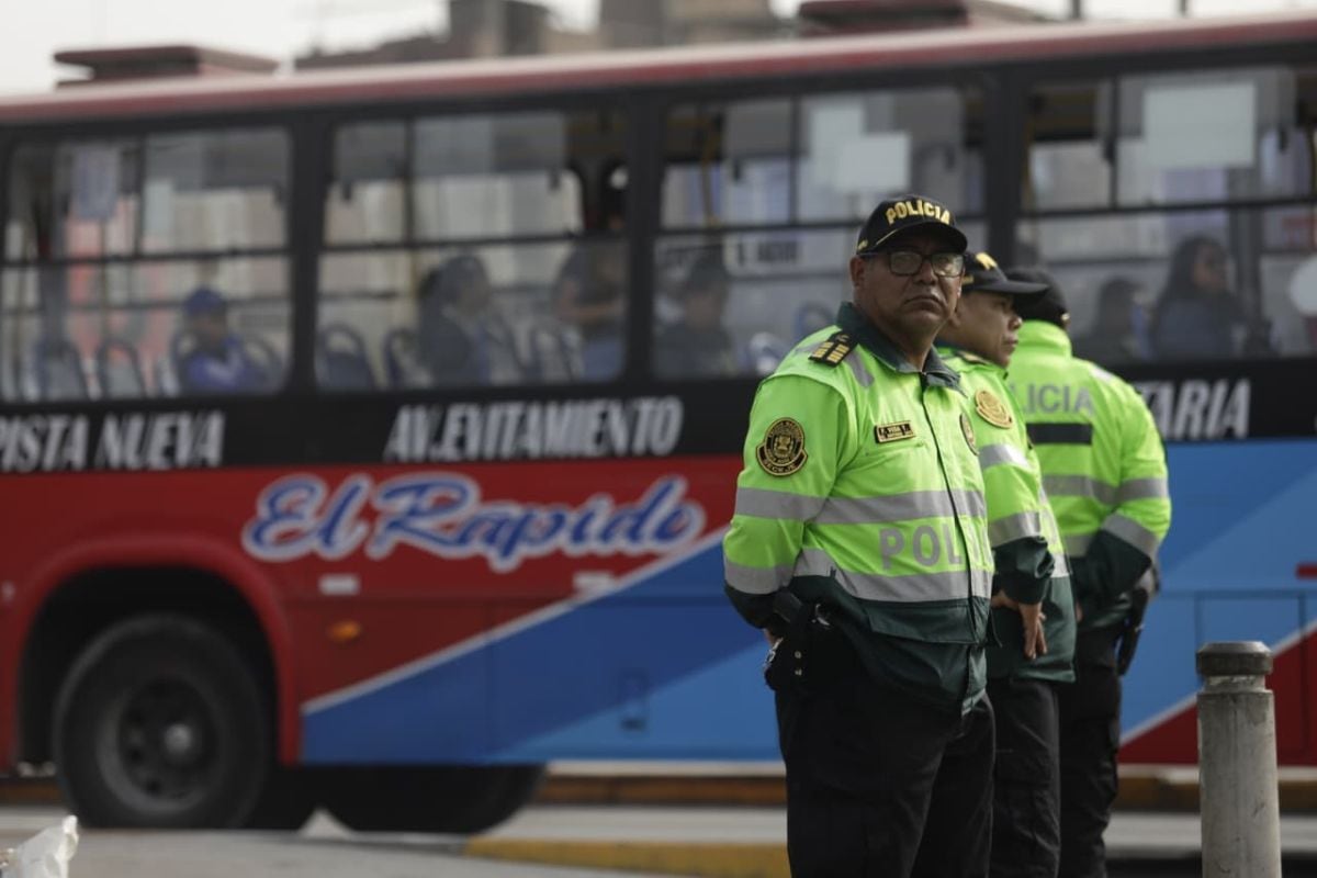 Gremio de transportistas exige mayor prevención policial tras nuevos ataques armados contra choferes y pasajeros. Foto: Lenin Tadeo / @photo.gec.