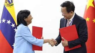 Venezuela y China firman tres acuerdos enfocados en el desarrollo económico 