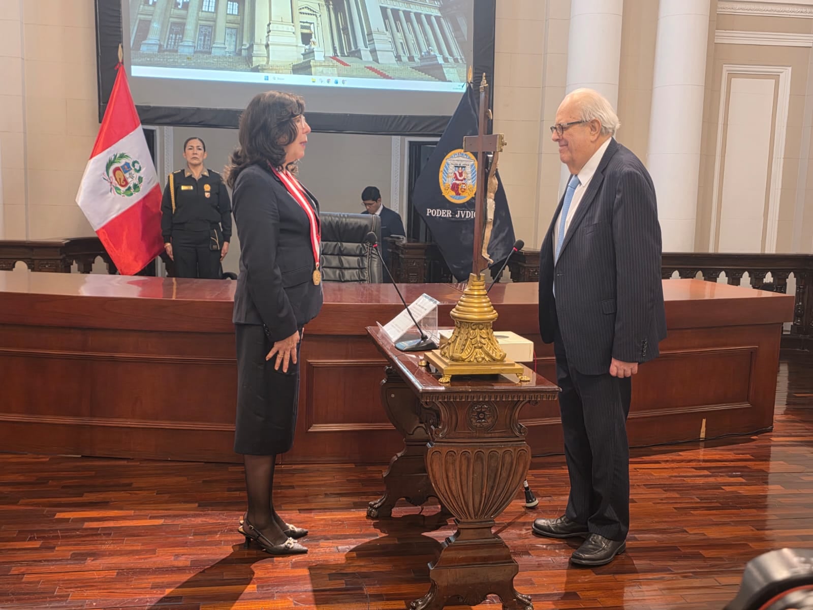 Este jueves 24 de septiembre se desarrolló la ceremonia de juramentación a Julio Velarde como presidente del BCRP. Foto: PJ