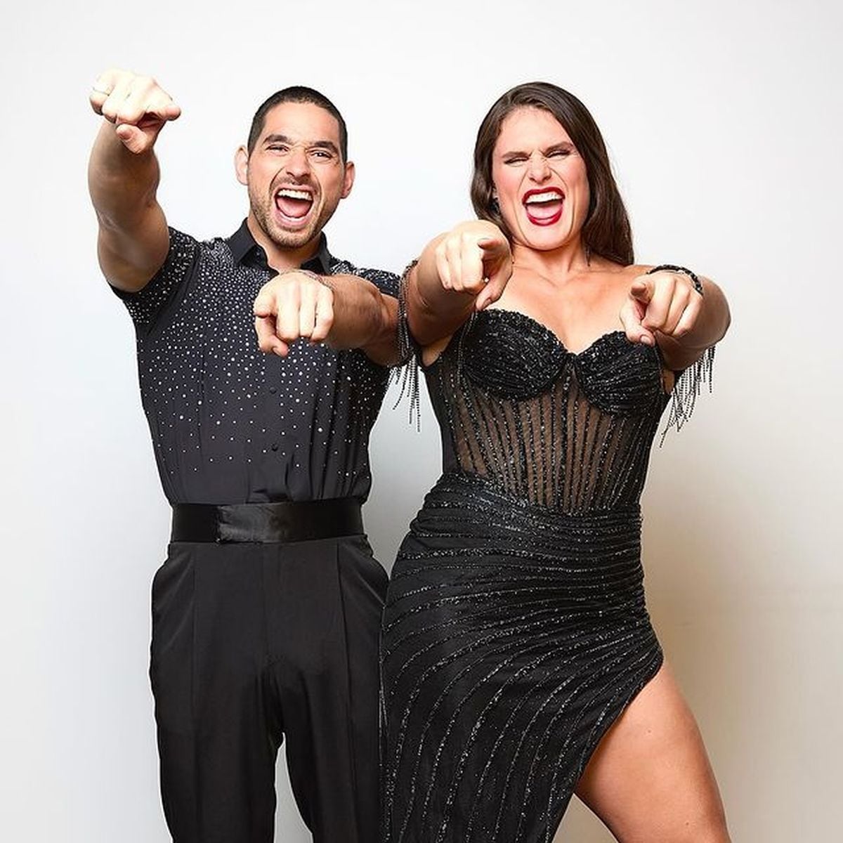 La pareja Ilona Maher y Alan Bersten de "Dancing with the Stars" Temporada 33 (Foto: DWTS / Instagram)