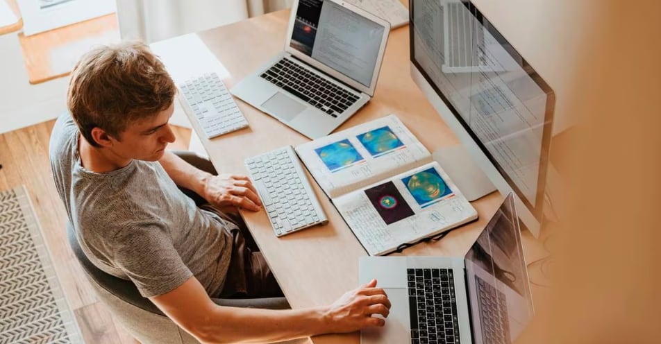 El apoyo de la tecnolgía es crucial para los negocios. Foto: freepick